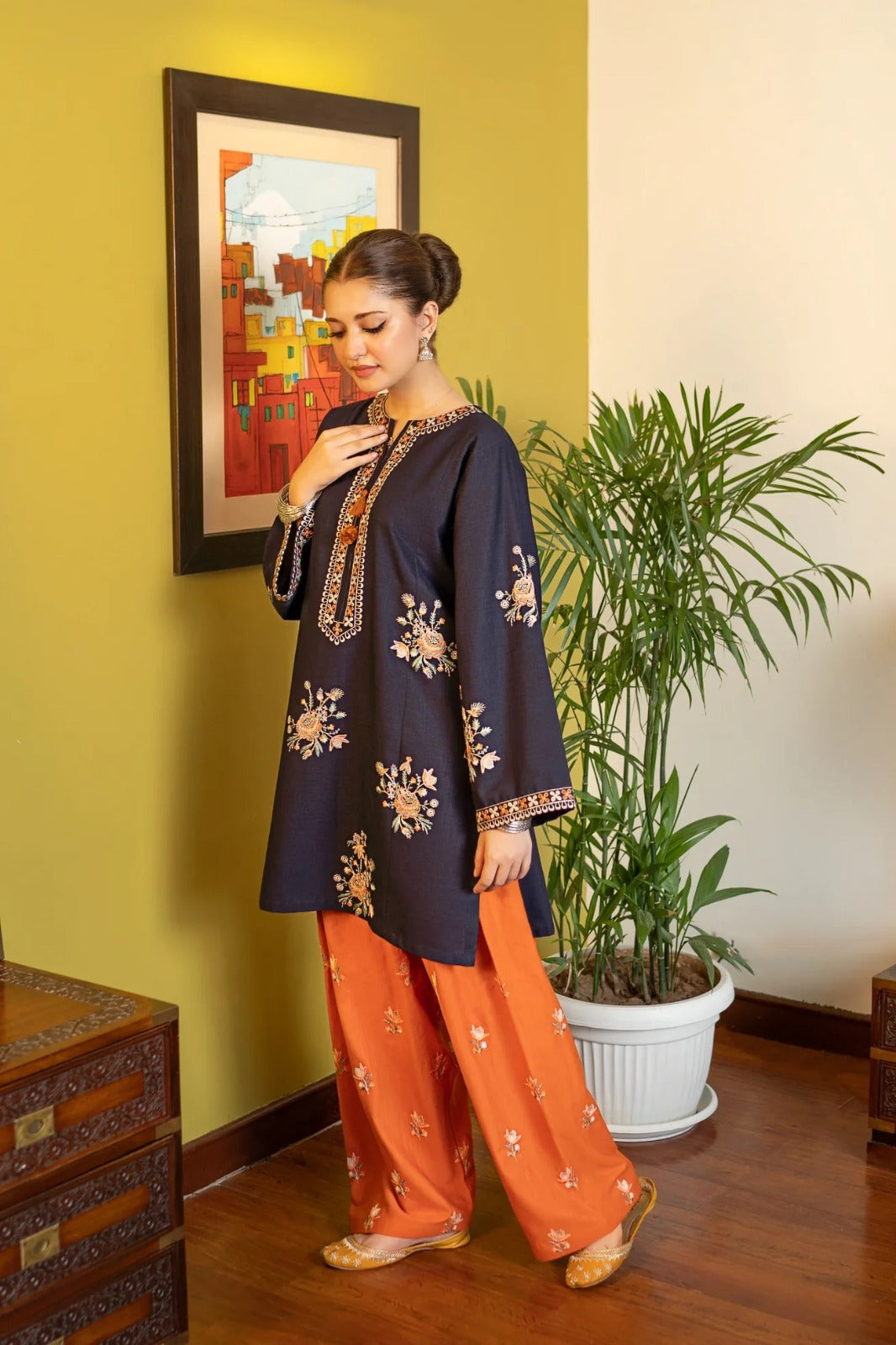 CHAND 2PC ( FARSHI SHALWAR )