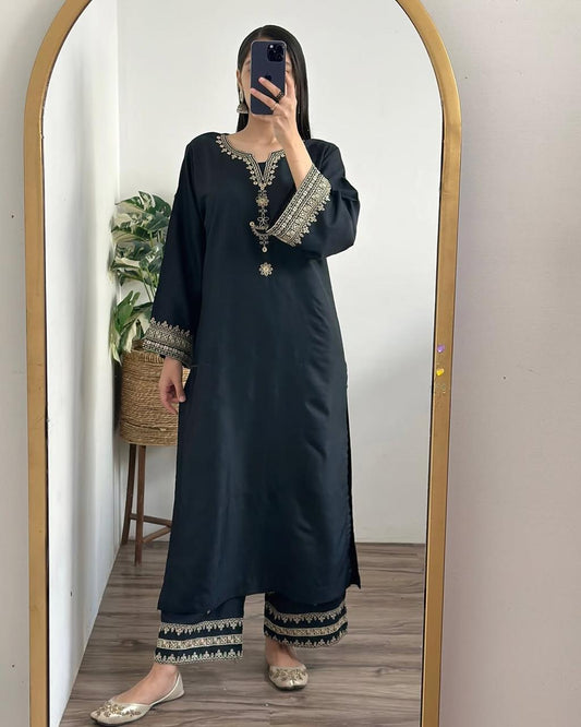 BLACK IRIS 2PC