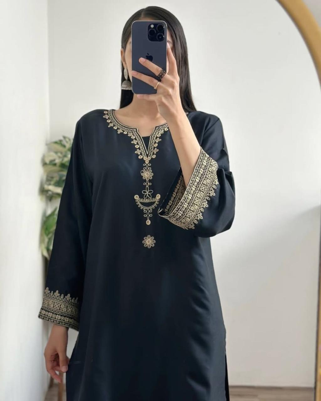 BLACK IRIS 2PC
