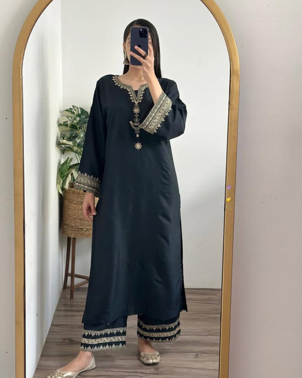 BLACK IRIS 2PC
