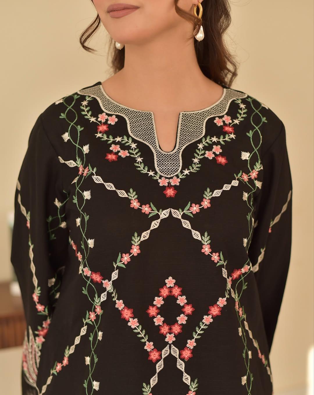 SIMRAN LAWN 3PC ( FARSHI SHALWAR )
