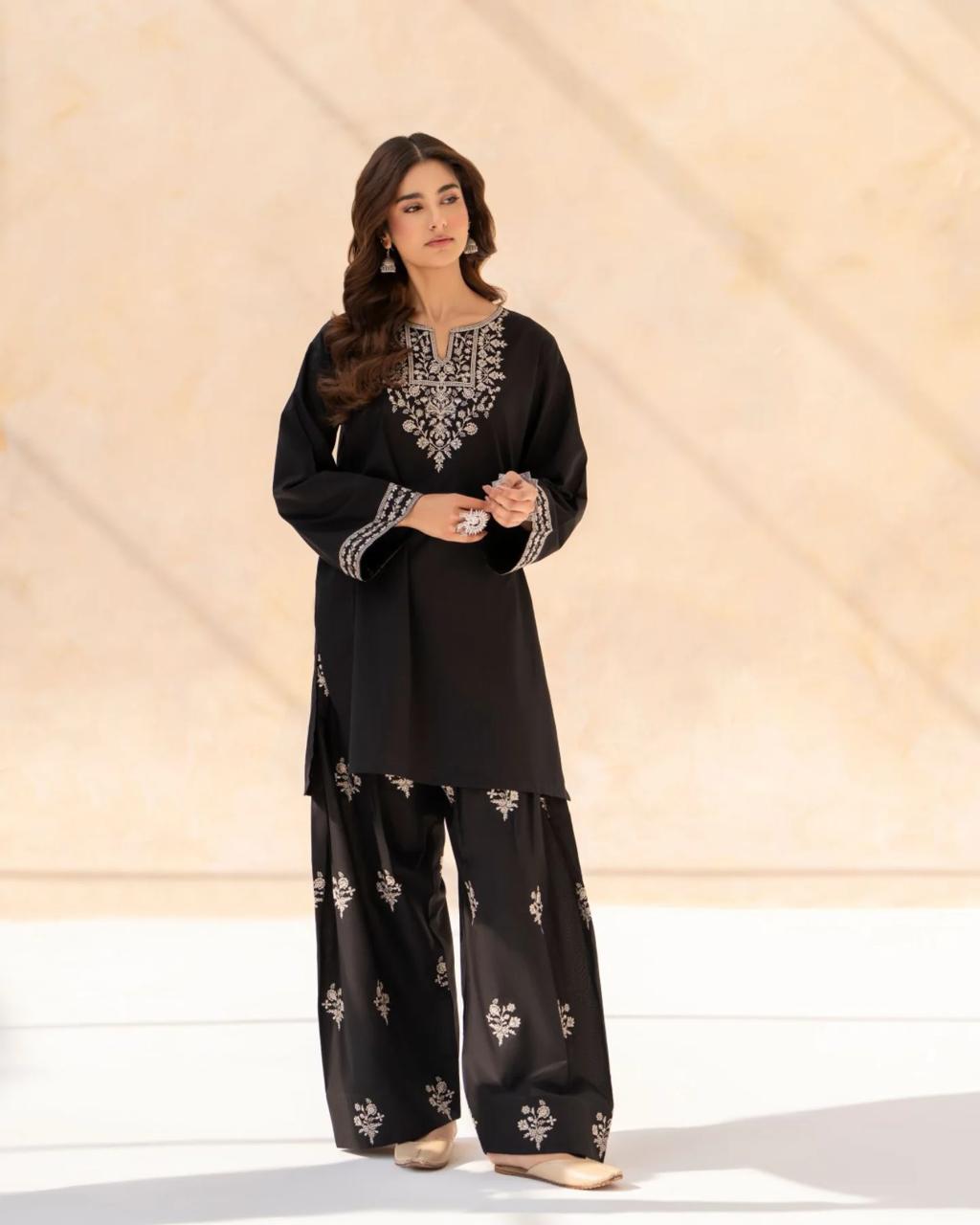 BLACK SAJAL SET ( FARSHI SHALWAR )