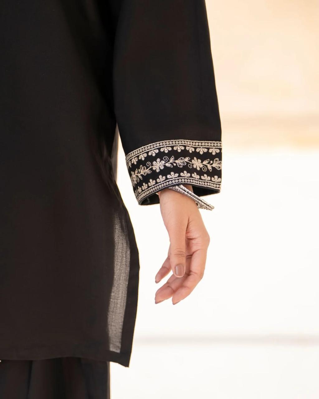 BLACK SAJAL SET ( FARSHI SHALWAR )
