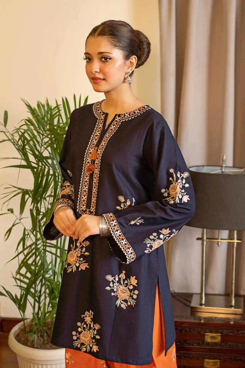 CHAND 2PC ( FARSHI SHALWAR )
