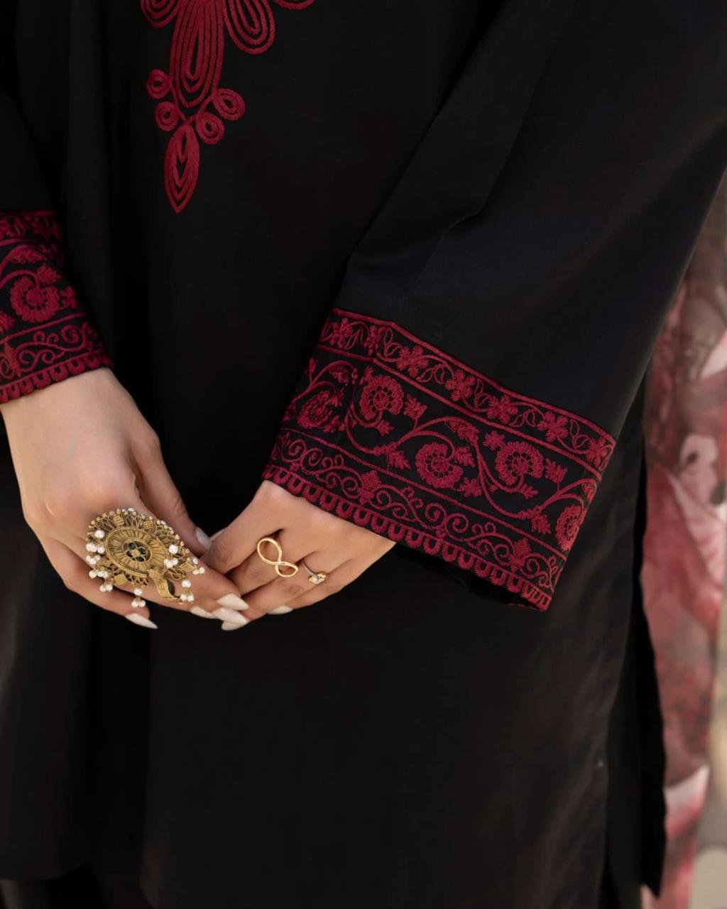 ZAROON LAWN 3PC ( FARSHI SHALWAR )